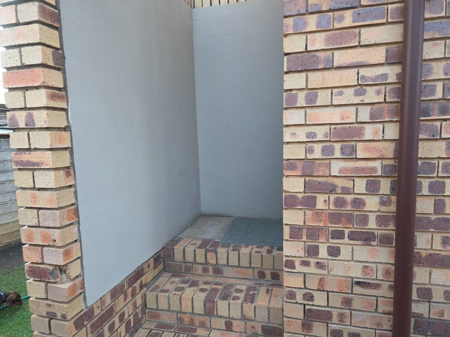 4 Bedroom Property for Sale in Heuwelsig Free State